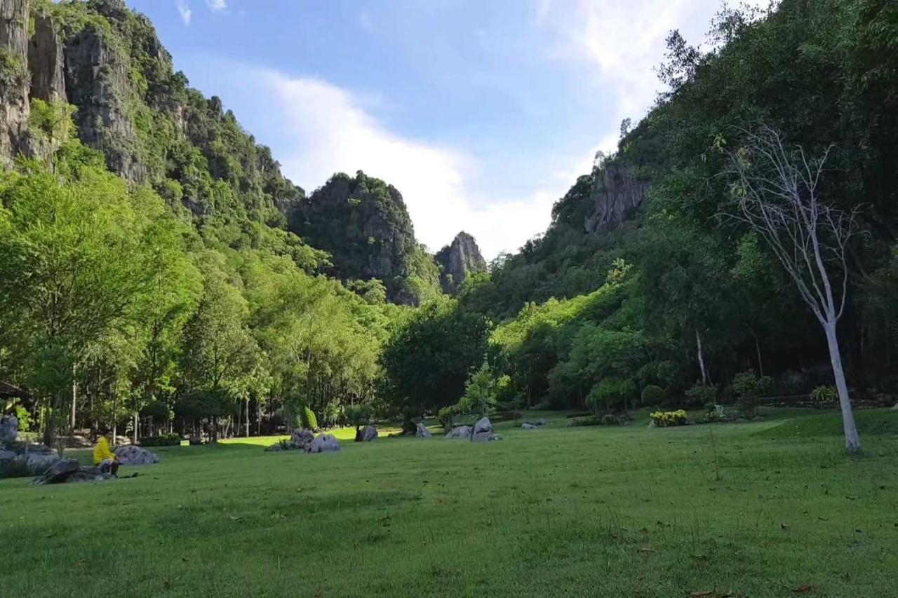 Отель Baan Taklom Chomtalay Ча-Ам Экстерьер фото